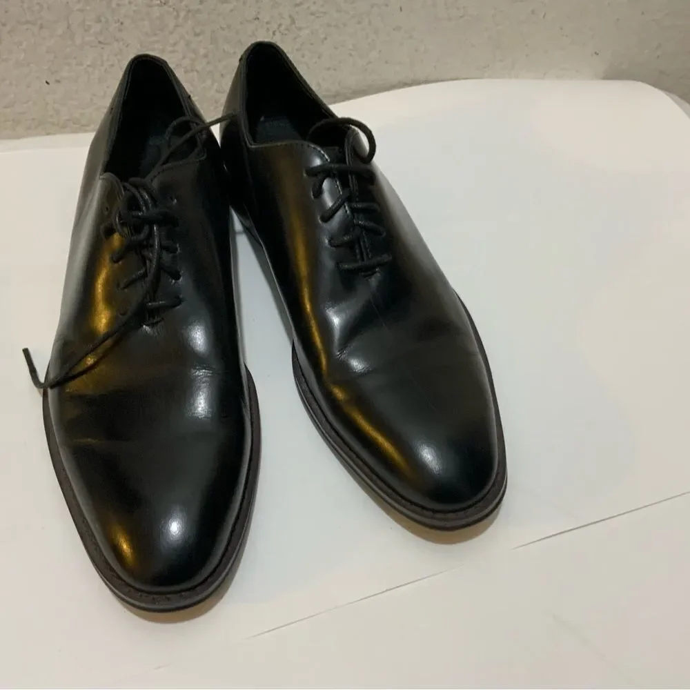 NWOT Toecap Combatant Gentlemen brand shoe.  Size 6.5